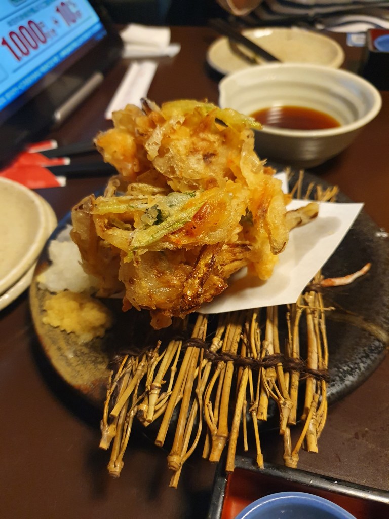 vegetable-shrimp-tempura-at-sennen-no-utage-izakaya-restaurant-shinjuku