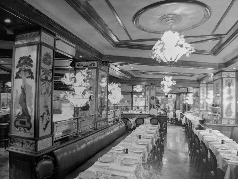 interior-of-au-pied-de-cochon-restaurant-paris