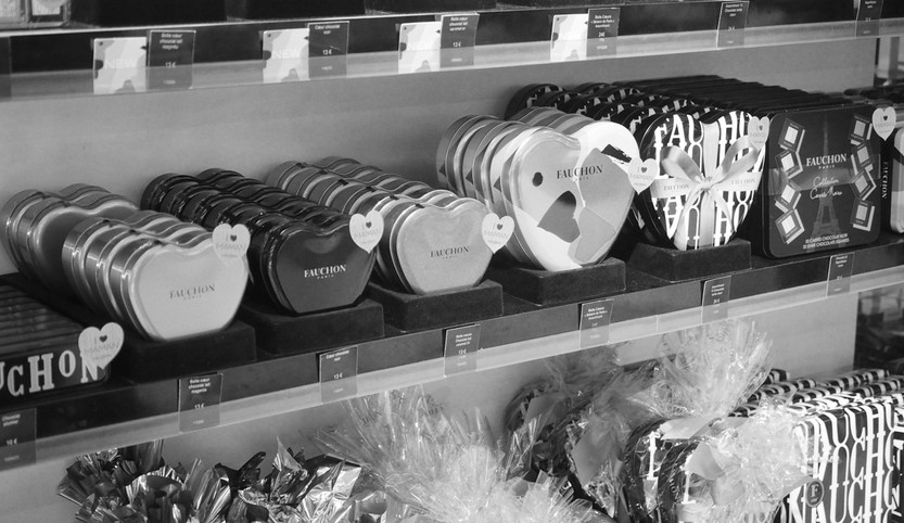chocolates-and-sweets-on-display-in-the-window-of-fauchon-in-place-de-la-madeleine-paris
