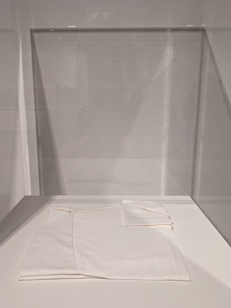 eri-takayanagi's-how-to-fold-a-t-shirt-in-display-case-at-momat-tokyo