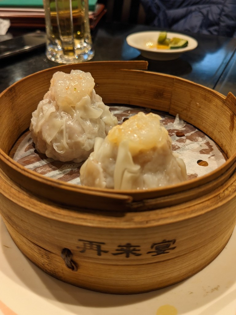 steamed-dumplings-at-sairaien-chinese-restaurant-ueno-tokyo