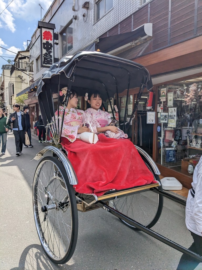 rickshaw-rides-at-senso-ji-temple-asakusa-tokyo