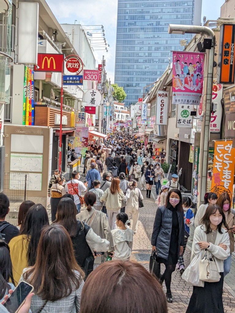 crowds-walking-along-takeshita-street-harijuku-tokyo
