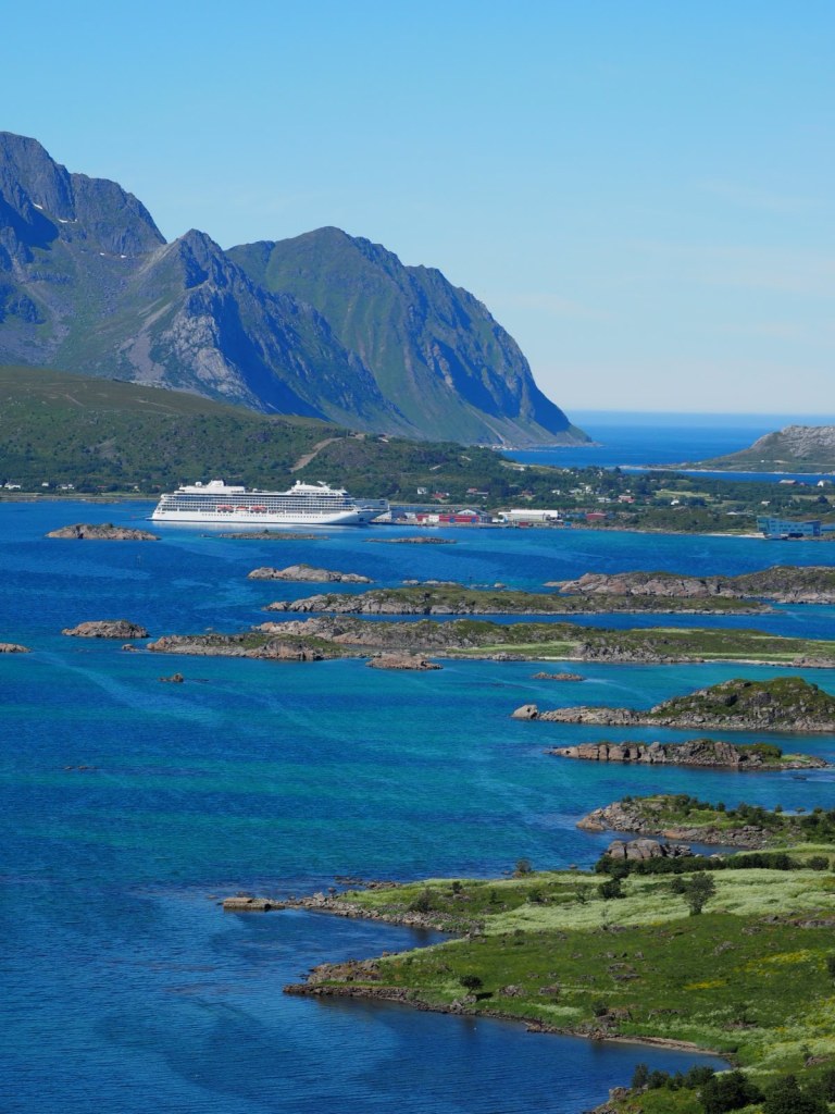 viking-venus-from-the-lofoten-islands-norway