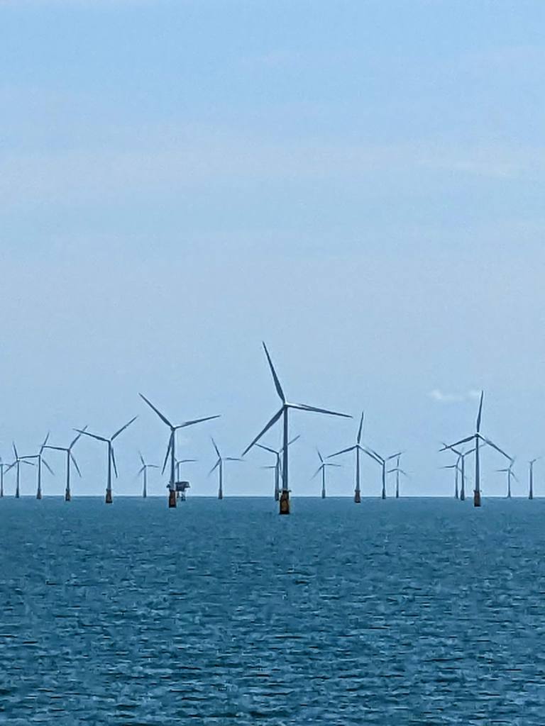 Wind-farms-in-the-North-Sea-from-viking-venus
