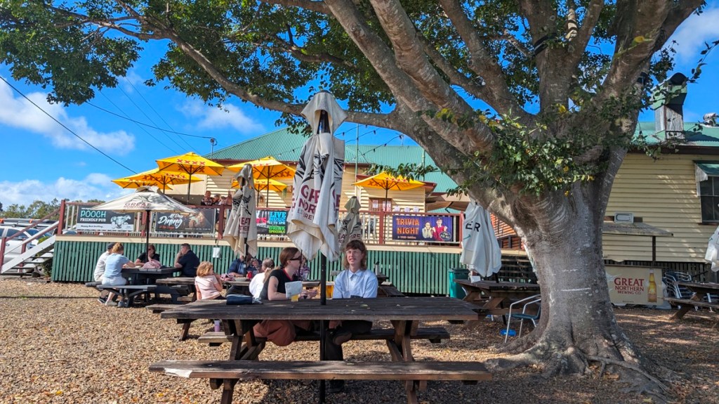 Lunch under the trees at 'The Dugie' - Dugandan Hotel, Boonah