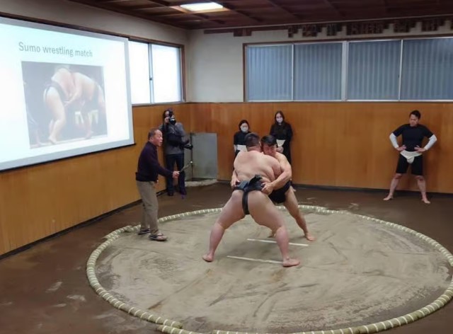 Tokyo-Sumo-Show-and-Dining-Experience-Tour