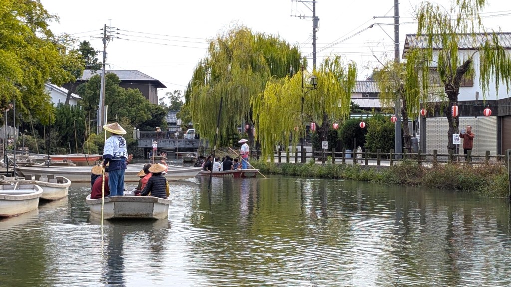exploring-the-pretty-town-of-Yanagawa-'The-City-of-Water'-via-canal-boat